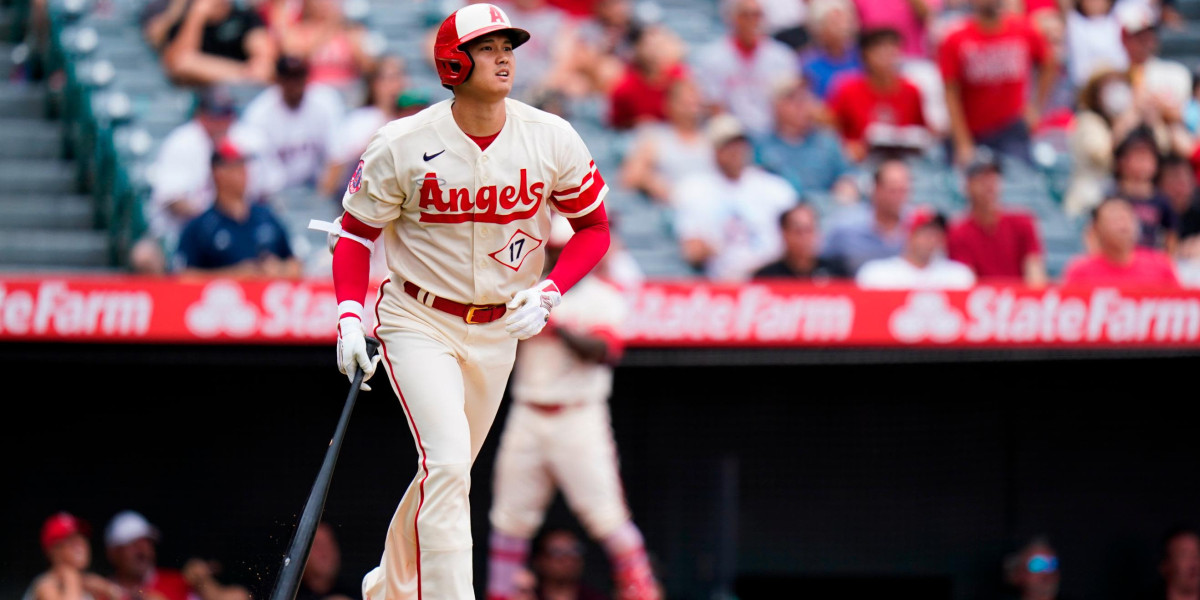 Scott Kingery traded toward Angels
